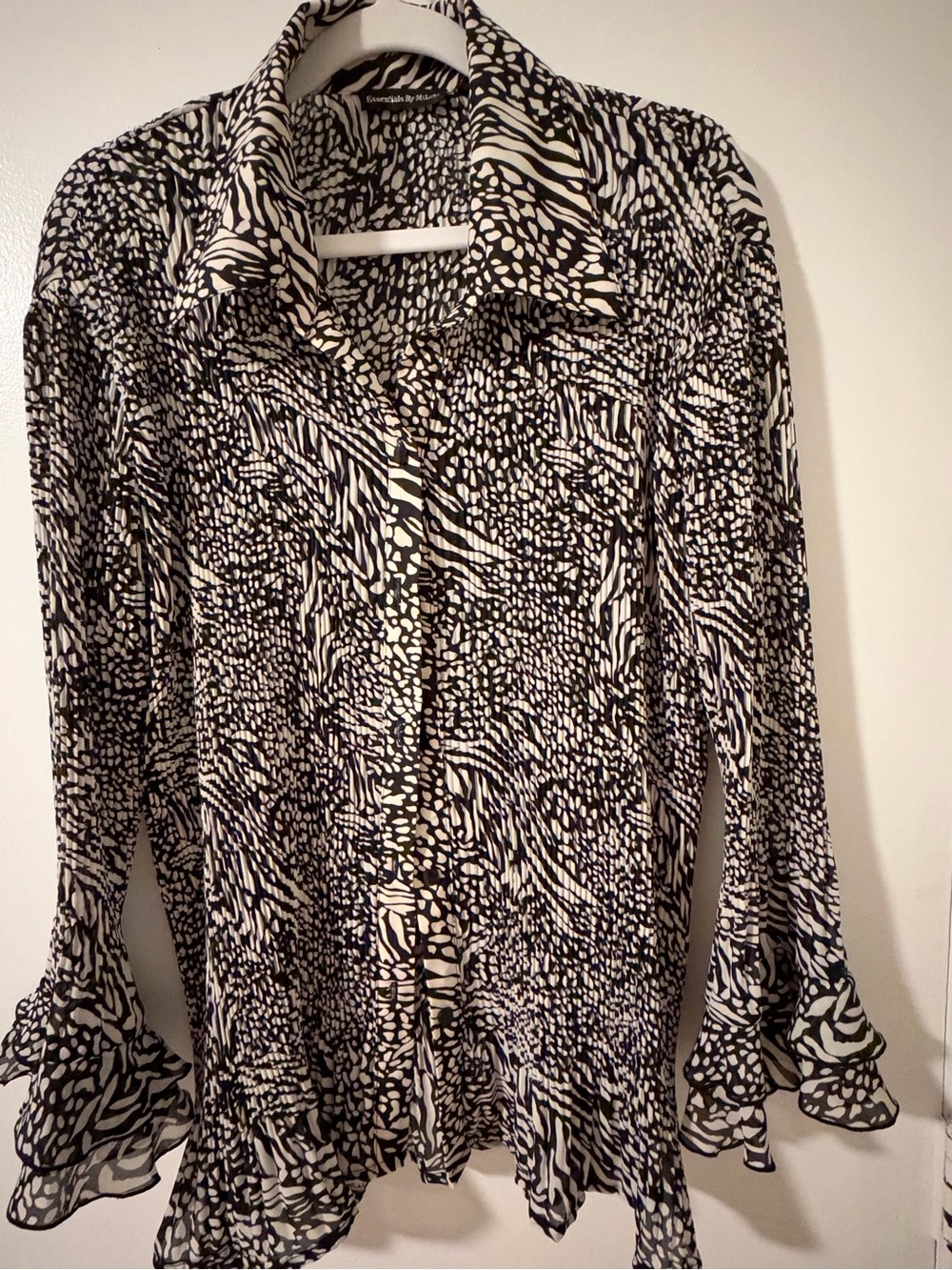 Essentials by Milano Black and White Printed Ruffle-Sleeve Blouse